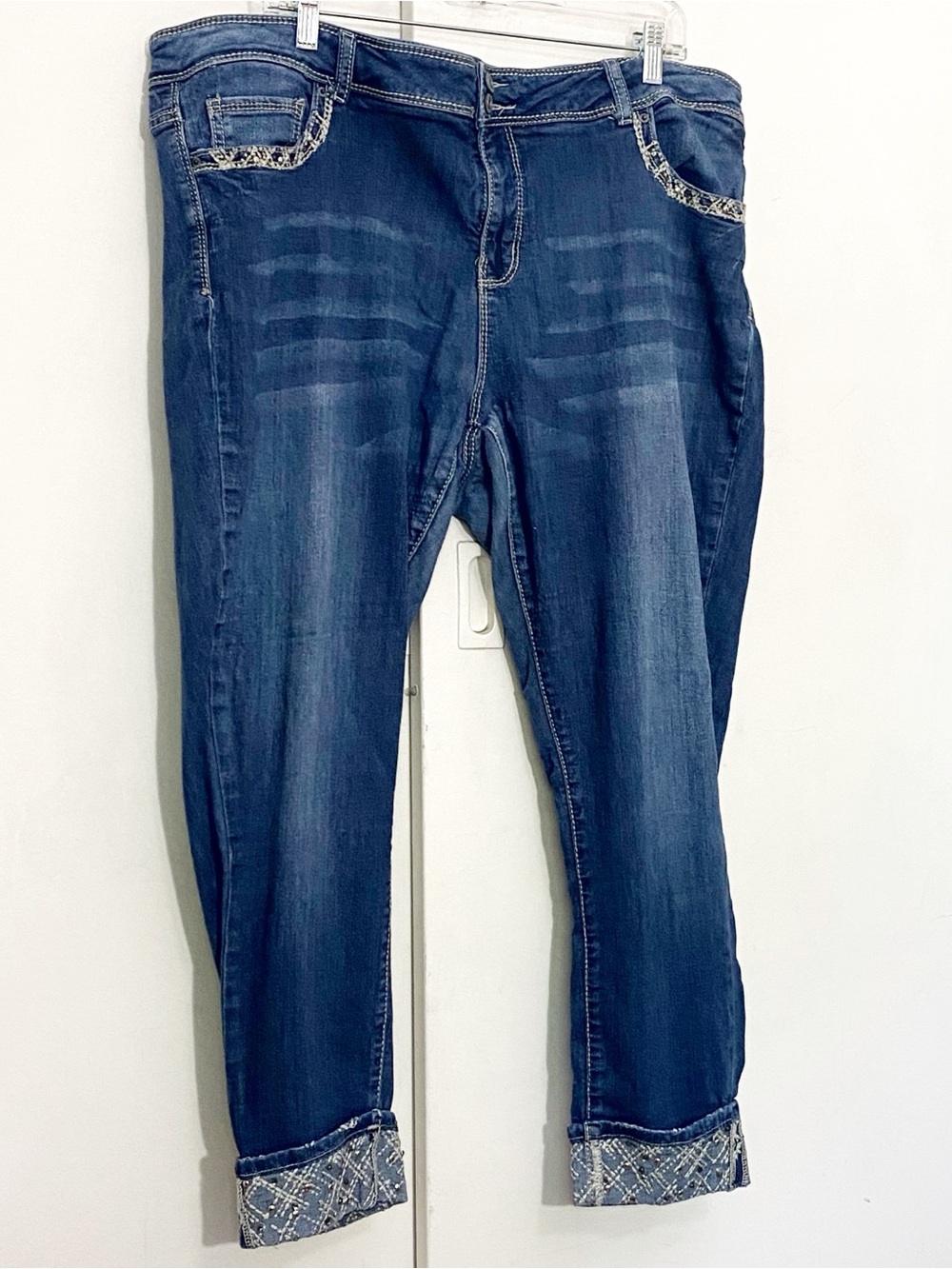 Stitch Star Medium Blue Cropped Jeans with Embellished Pocket,Patterned Cuff 20W